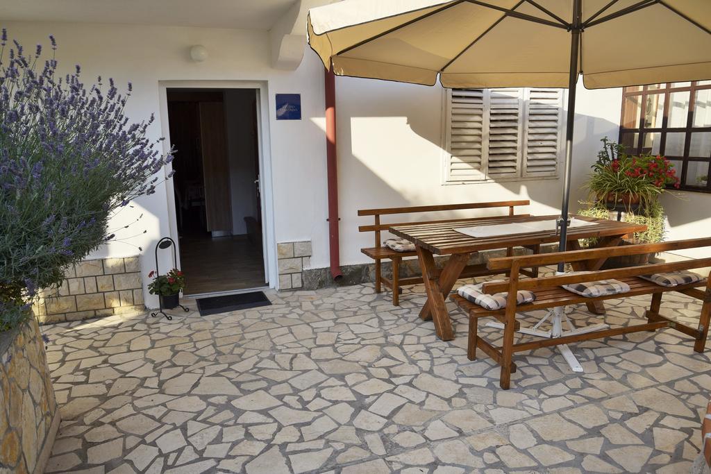 Apartments Dumencic Rab Mundanije Extérieur photo