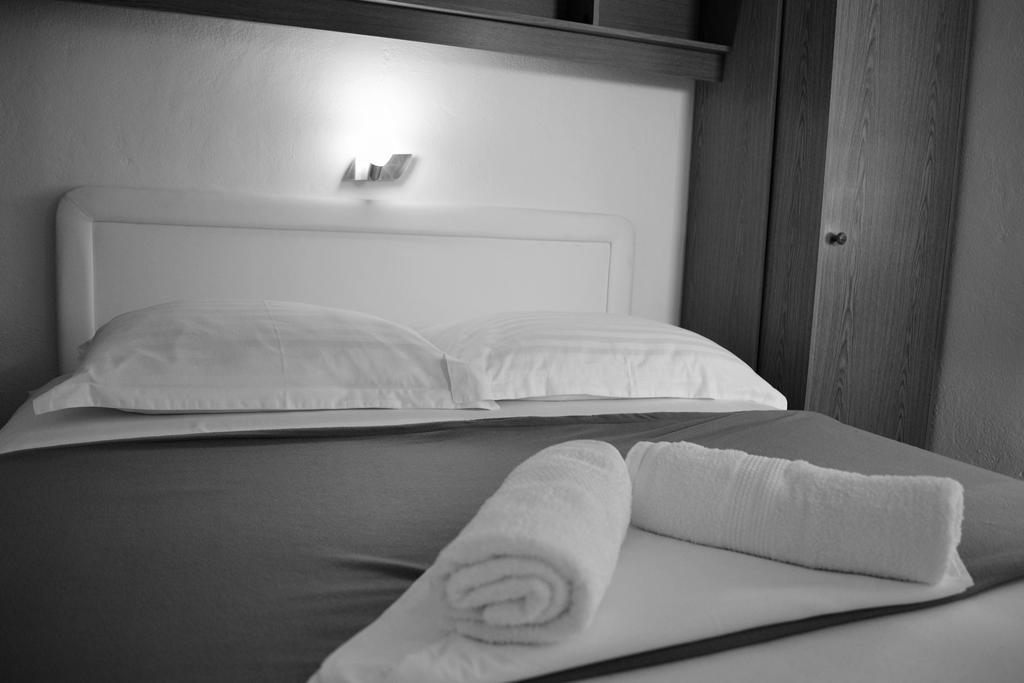 Apartments Dumencic Rab Mundanije Extérieur photo